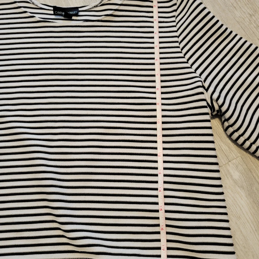 Cynthia Rowley Striped Black + White Crop Top, Large - Picture 10 of 11